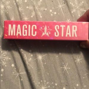 Jeffree Star magic star concealer
